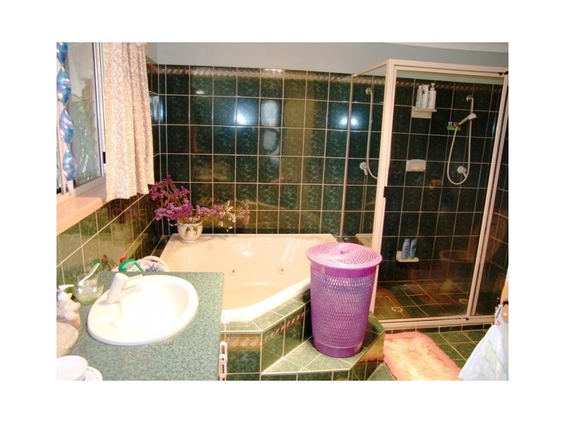 2 Giorgi Close, Keppel Sands QLD 4702