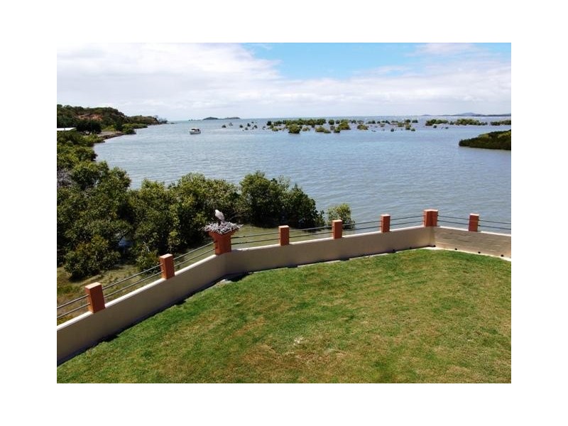 2 Giorgi Close, Keppel Sands QLD 4702