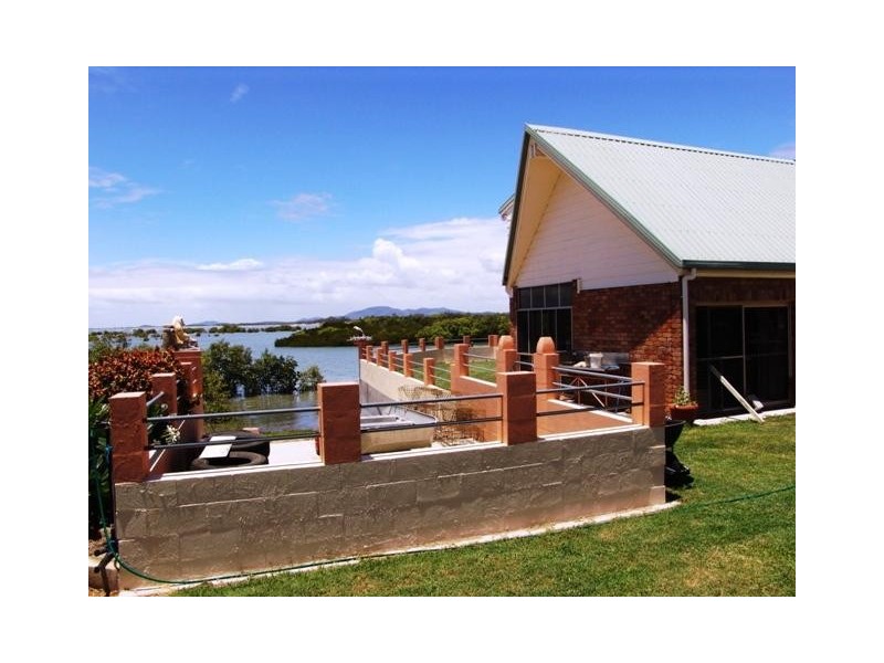 2 Giorgi Close, Keppel Sands QLD 4702