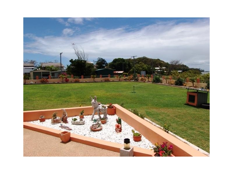 2 Giorgi Close, Keppel Sands QLD 4702