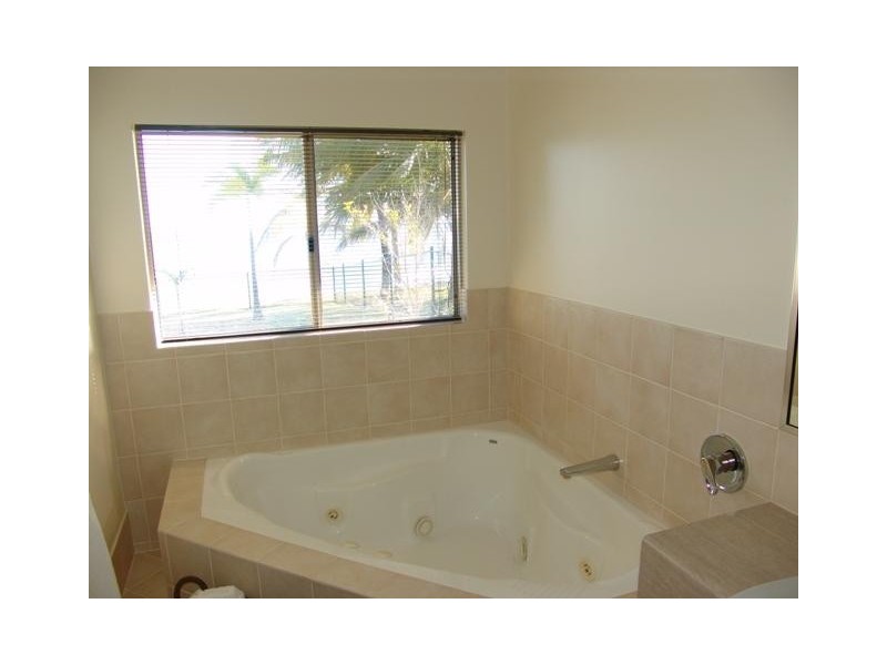 109  Kieth Williams Drive, Cardwell QLD 4849