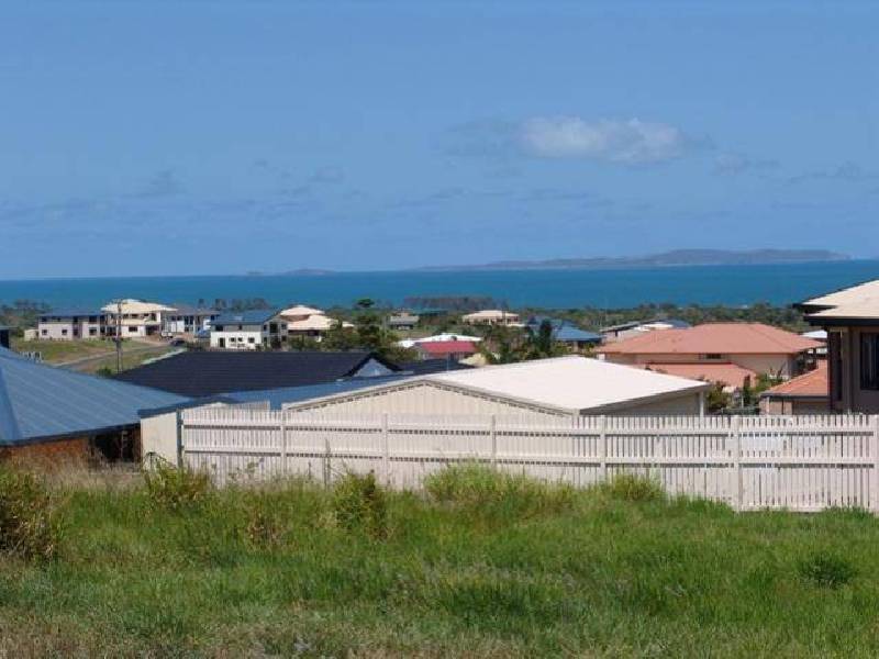 8  Pitcairn Court, Pacific Heights, Yeppoon QLD 4703