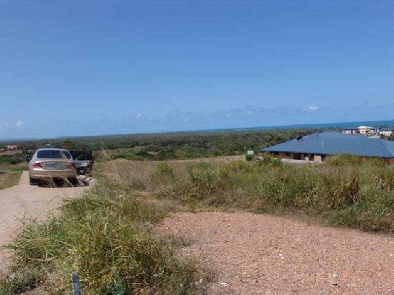 8  Pitcairn Court, Pacific Heights, Yeppoon QLD 4703