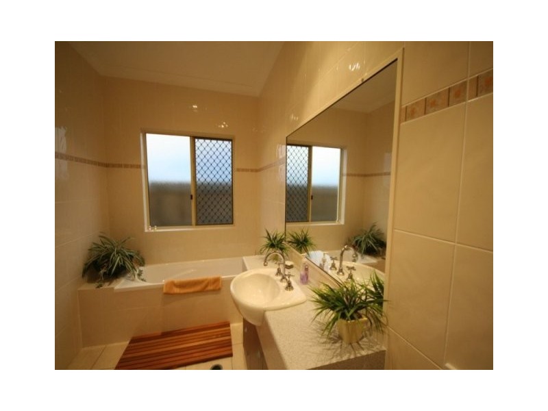 3  Pitcairn Court, Pacific Heights, Yeppoon QLD 4703