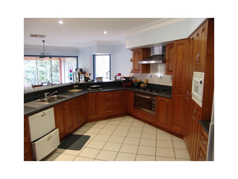 35  Racecourse Rd, Yeppoon QLD 4703