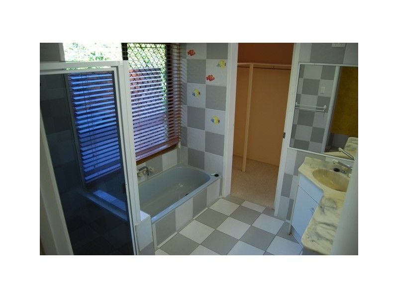 2  Whiteley Street, Frenchville, Rockhampton QLD 4700