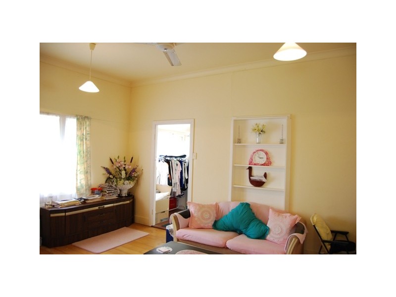 272  Eldon St, Berserker QLD 4701