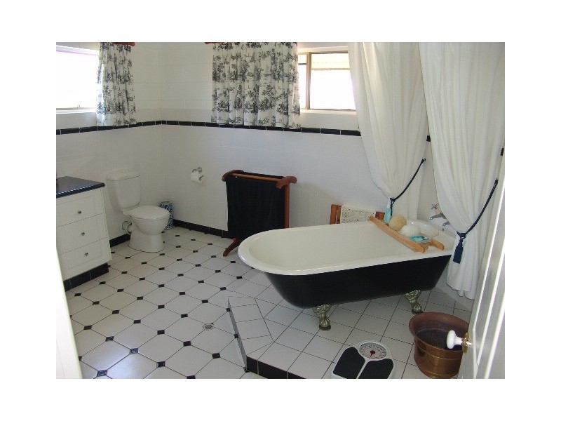57 Hawke St, Emu Park QLD 4710