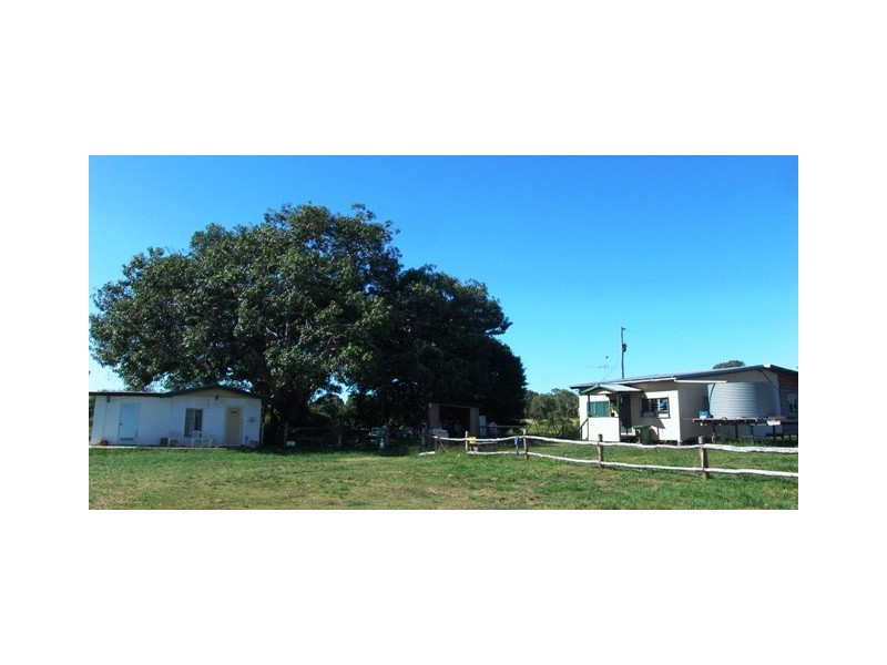 402 Joskeleigh Rd, Joskeleigh QLD 4702