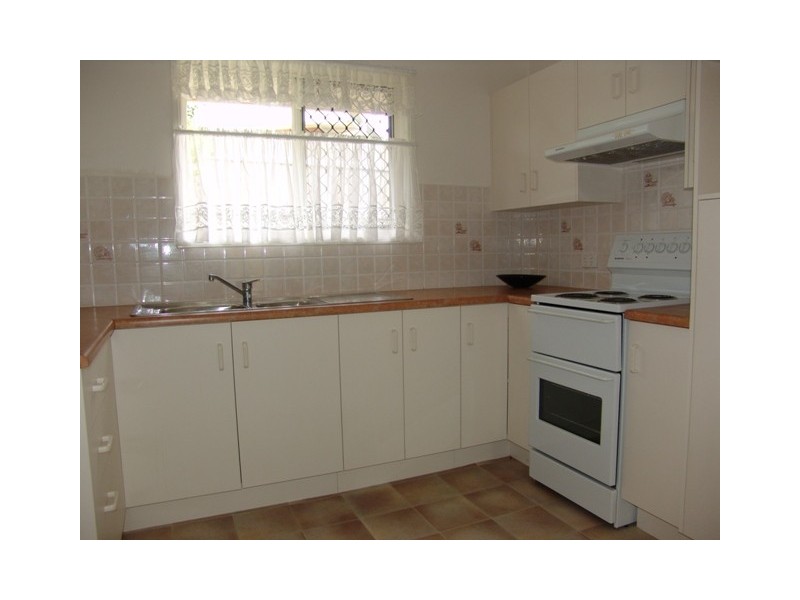 2 Banksia Place, Kawana, Rockhampton QLD 4700