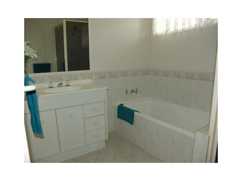 2 Banksia Place, Kawana, Rockhampton QLD 4700