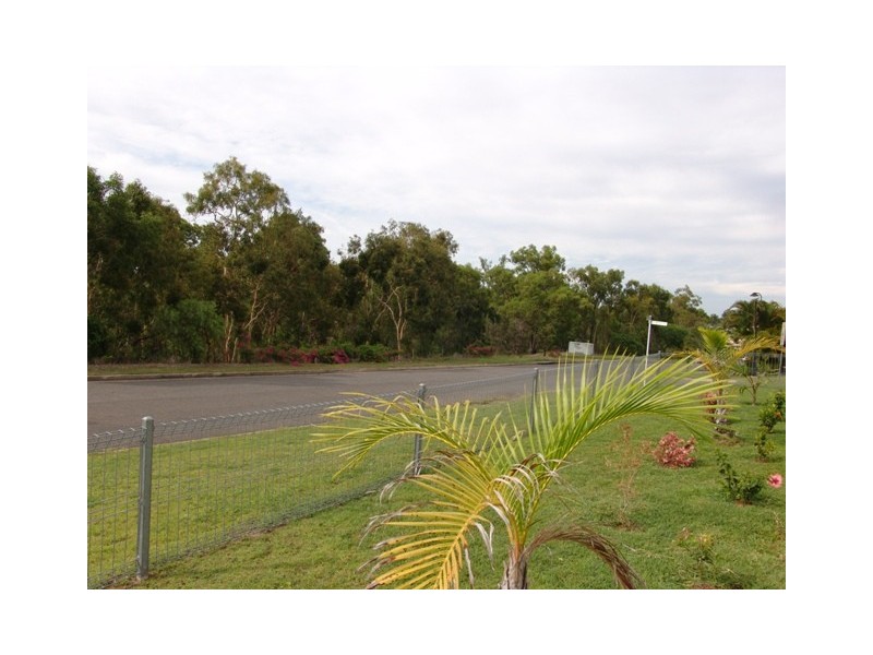 2 Banksia Place, Kawana, Rockhampton QLD 4700