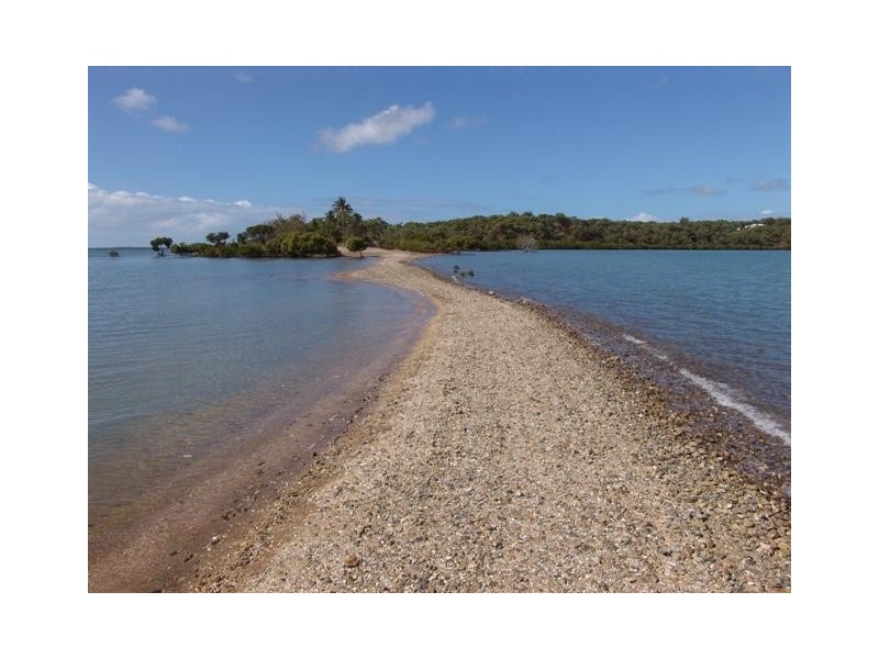 0   Island Esplanade Quion Island, Gladstone QLD 4680
