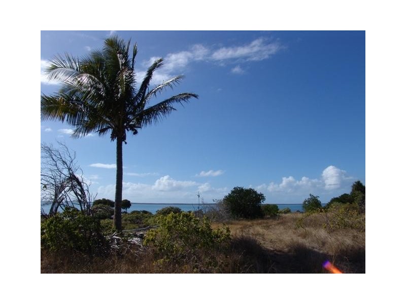 0   Island Esplanade Quion Island, Gladstone QLD 4680