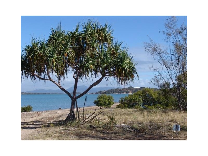 0   Island Esplanade Quion Island, Gladstone QLD 4680