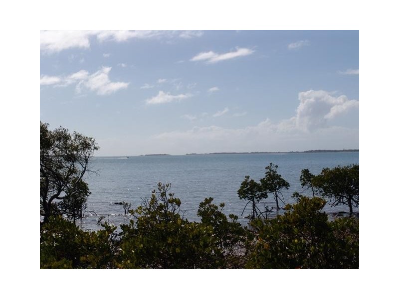 0   Island Esplanade Quion Island, Gladstone QLD 4680