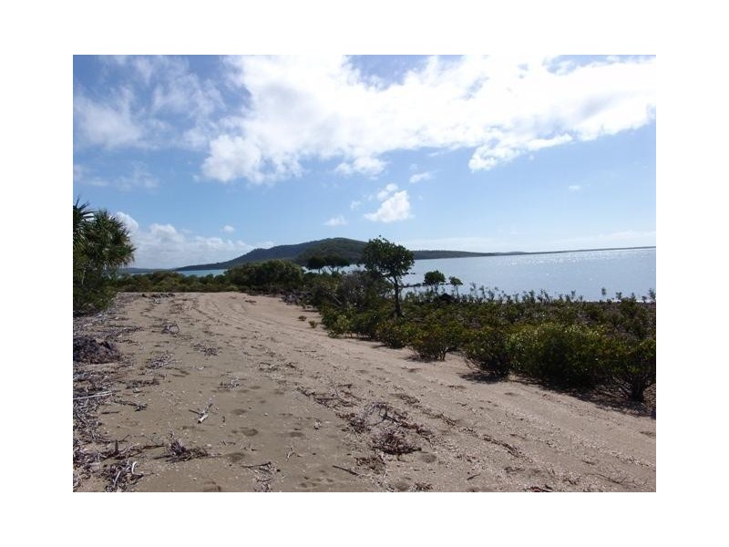 0   Island Esplanade Quion Island, Gladstone QLD 4680