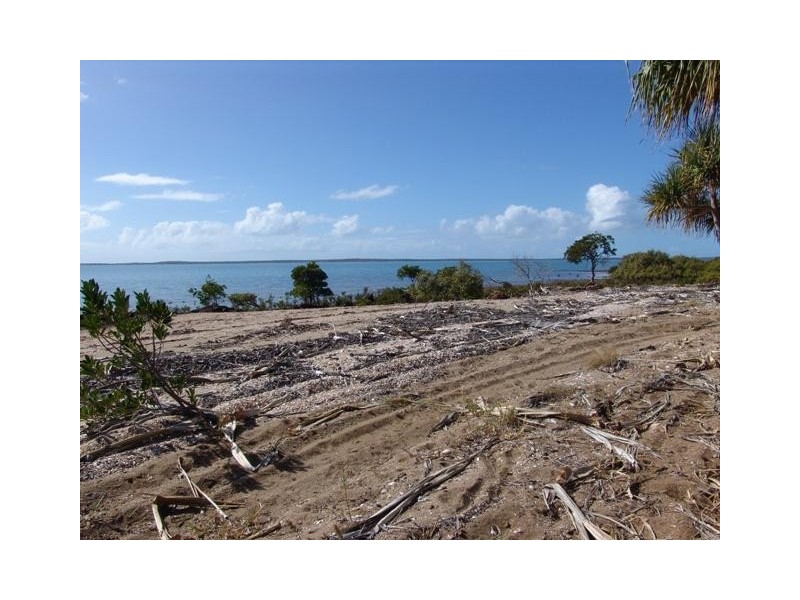 0   Island Esplanade Quion Island, Gladstone QLD 4680