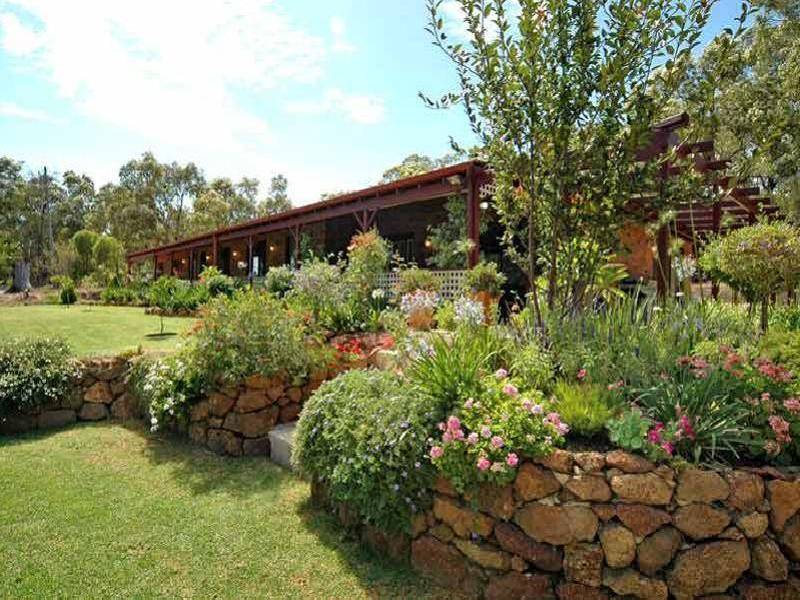 3680  Phillips Road, Mahogany Creek WA 6072
