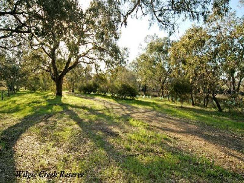 16 Jacaranda Drive, North Yunderup WA 6208