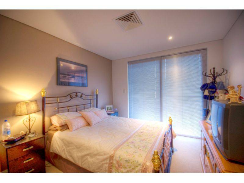 15/260  Newcastle Street, Northbridge WA 6003