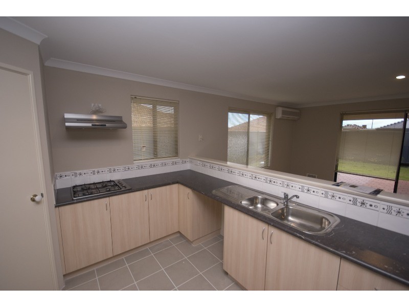 24  Larsen Road, Byford WA 6122
