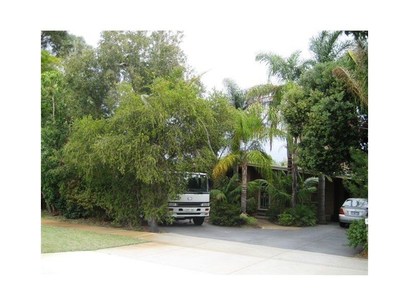 20 Knutsford Avenue, Rivervale WA 6103