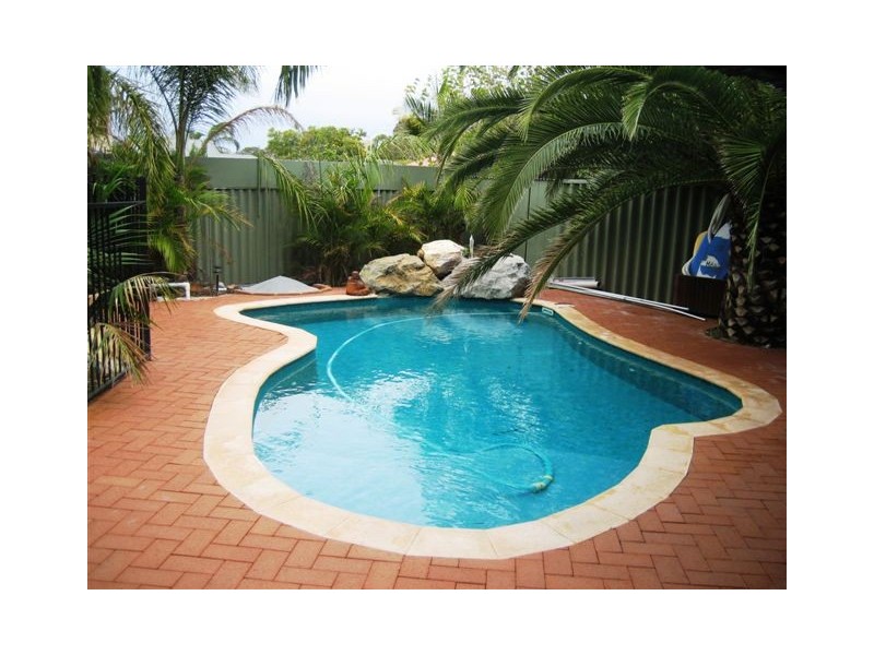20 Knutsford Avenue, Rivervale WA 6103