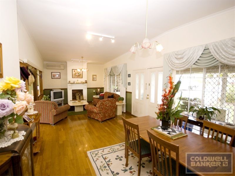 60   Kitchener Road, Melville WA 6156