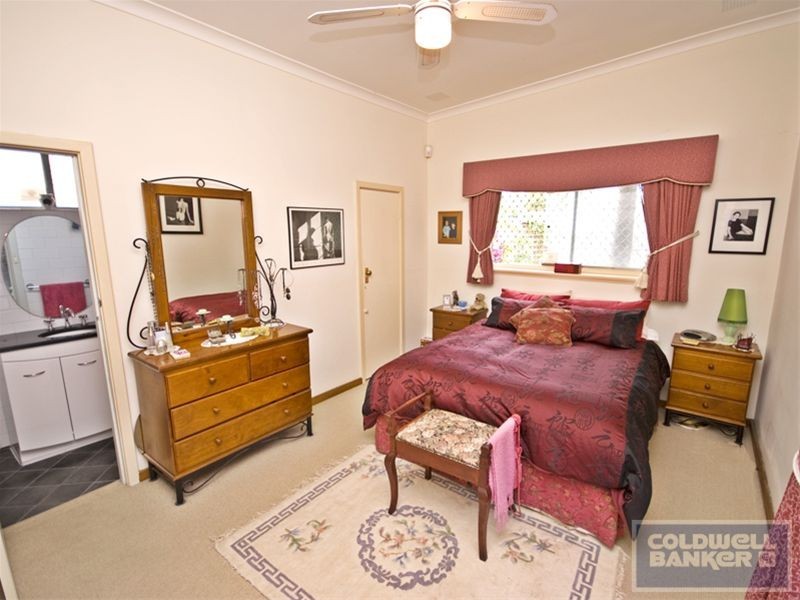 60   Kitchener Road, Melville WA 6156