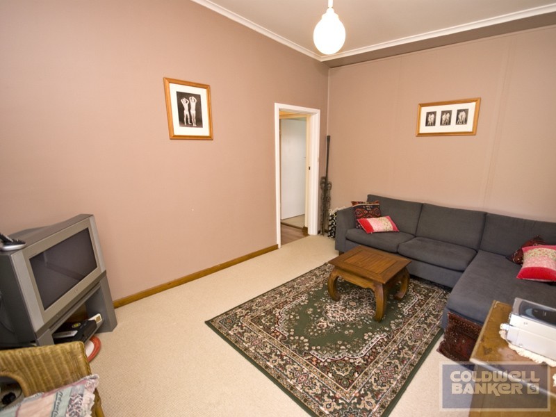 60   Kitchener Road, Melville WA 6156