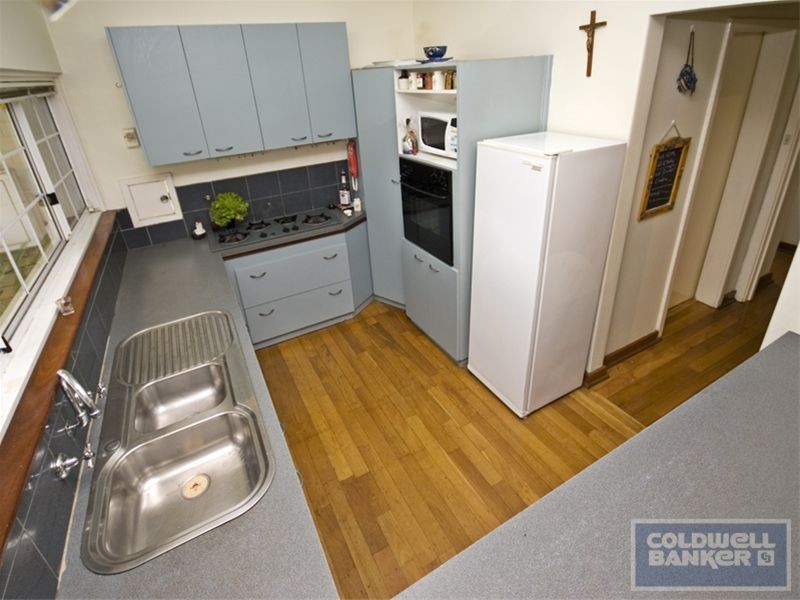 60   Kitchener Road, Melville WA 6156