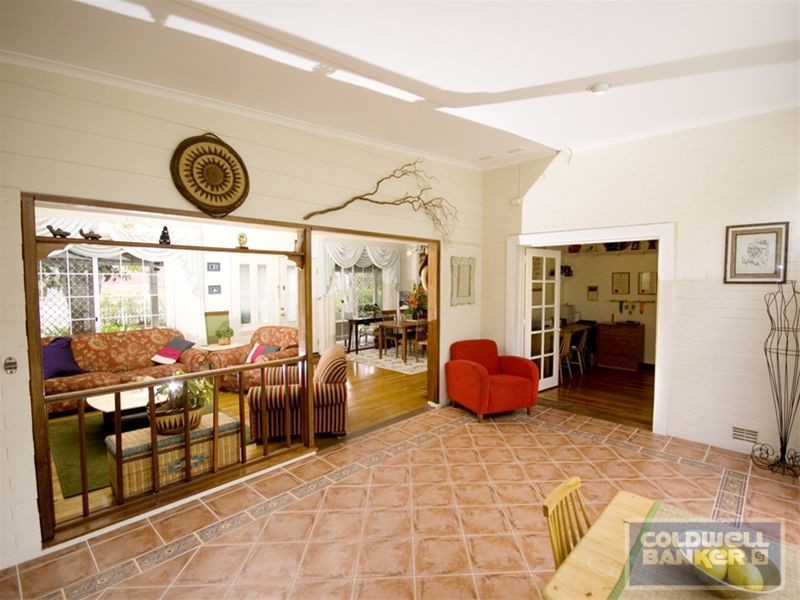 60   Kitchener Road, Melville WA 6156