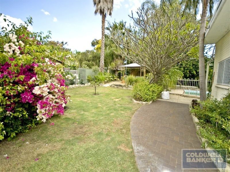 60   Kitchener Road, Melville WA 6156