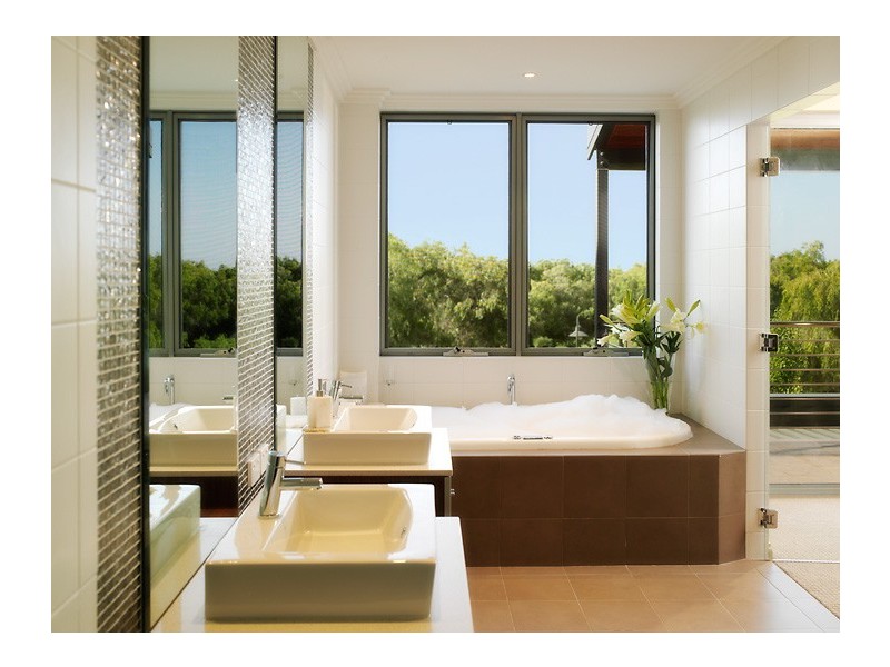 5/700 Caves Road, Yallingup WA 6282