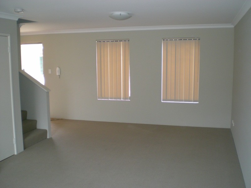 7/11  Choseley Place, Langford WA 6147