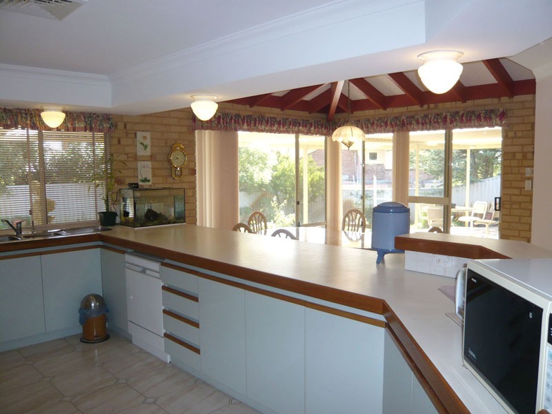 63  Ten Seldam Circle, Winthrop WA 6150