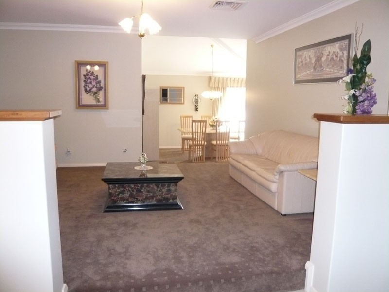 63  Ten Seldam Circle, Winthrop WA 6150