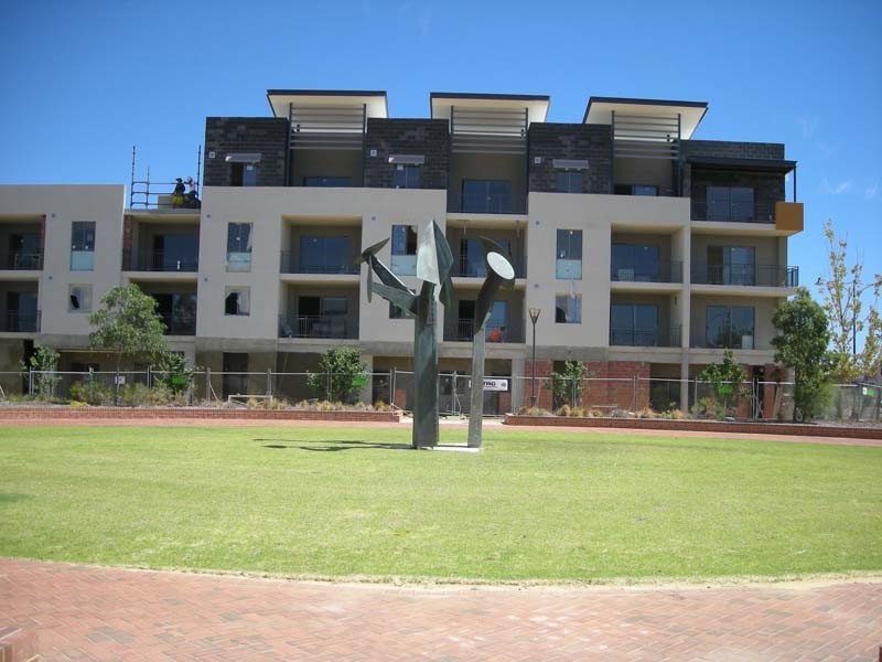 30/10  keane Street, Midland WA 6056