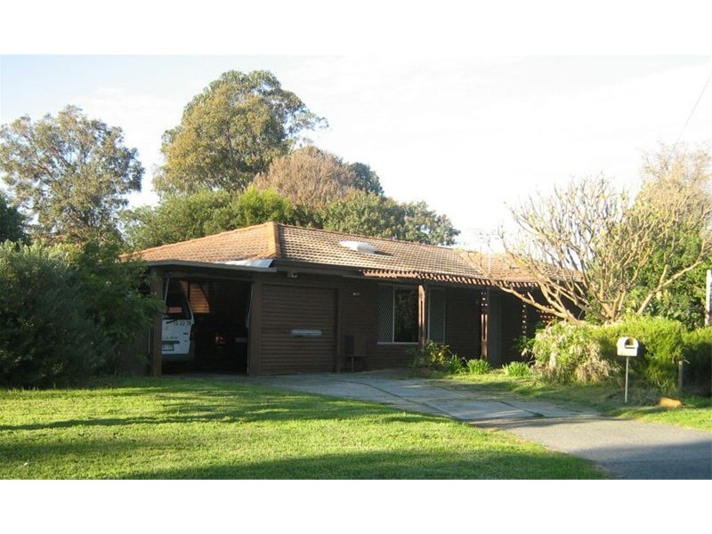 2  Slee Ave, Kelmscott WA 6111