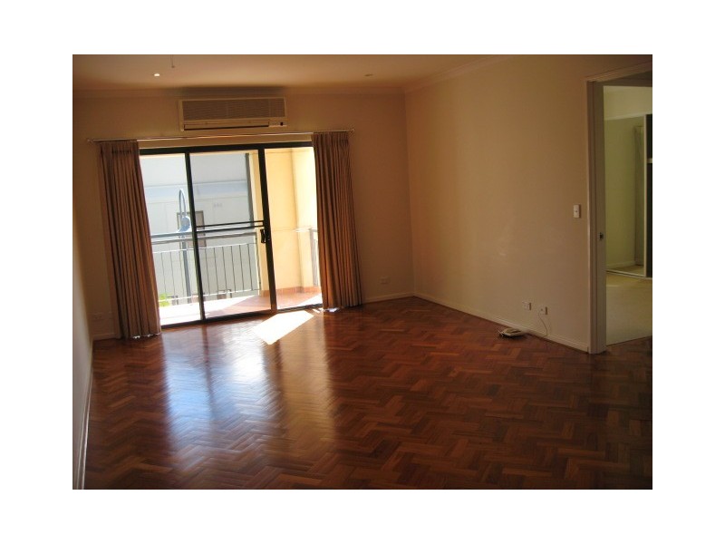 7/20  Saunders Street, East Perth WA 6004