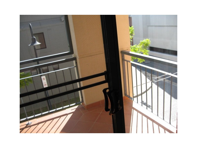 7/20  Saunders Street, East Perth WA 6004