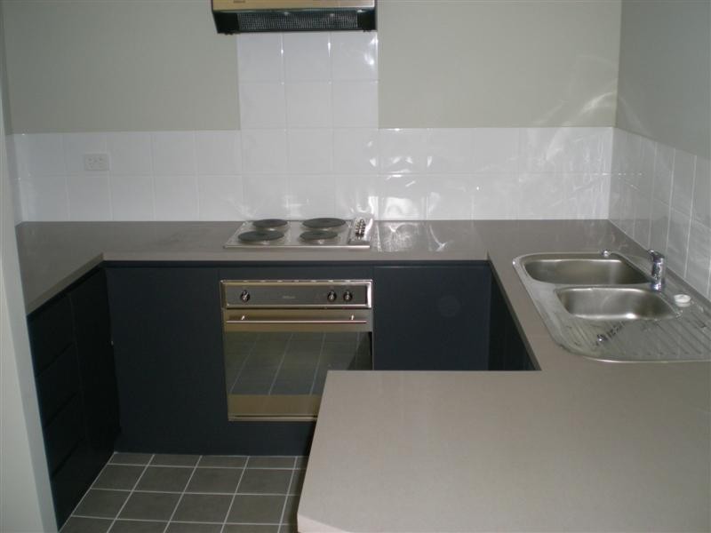 9/11  Choseley Place, Langford WA 6147