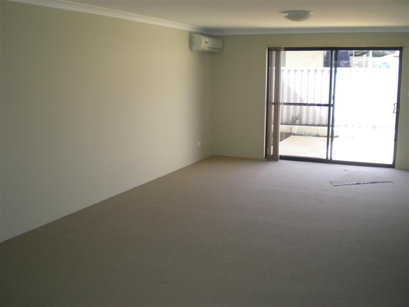 9/11  Choseley Place, Langford WA 6147