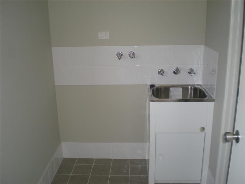9/11  Choseley Place, Langford WA 6147