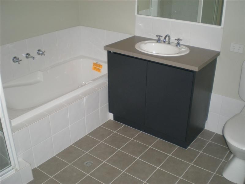 9/11  Choseley Place, Langford WA 6147