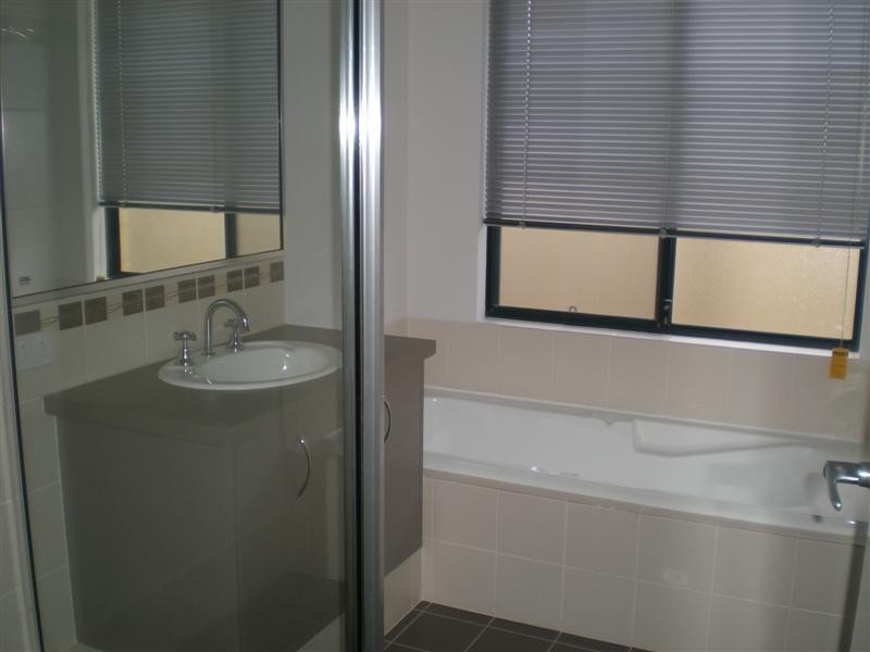 30  Chattanooga Vista, Clarkson WA 6030