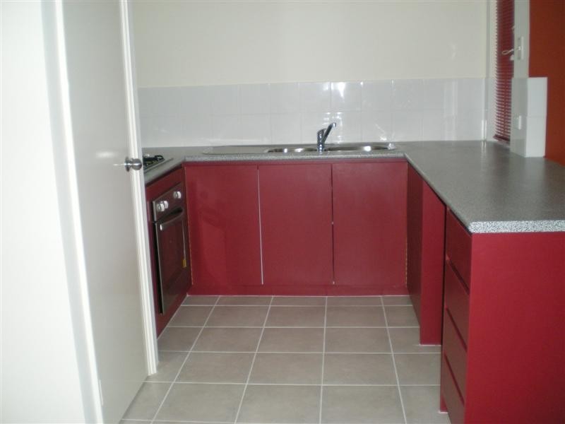 6/11  Priest Road, Landsdale WA 6065