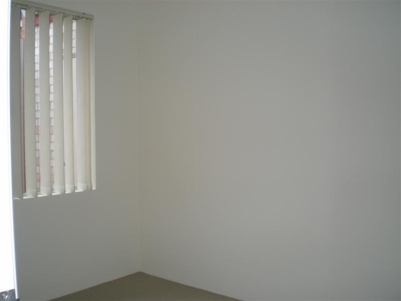 6/11  Priest Road, Landsdale WA 6065