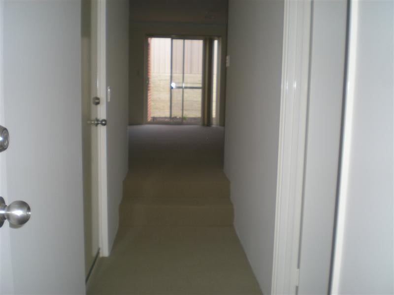 9/11  Priest Road, Landsdale WA 6065